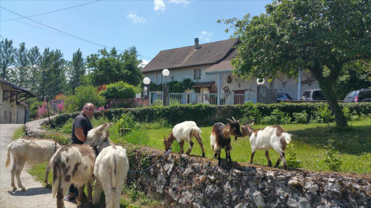 Basse-Cour De Montin Au 256 Chemin De La Rocaille A 38510 Vezeronce Curtin Bed and Breakfast Morestel Εξωτερικό φωτογραφία