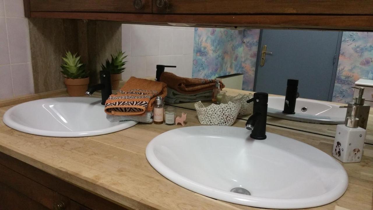 Basse-Cour De Montin Au 256 Chemin De La Rocaille A 38510 Vezeronce Curtin Bed and Breakfast Morestel Εξωτερικό φωτογραφία